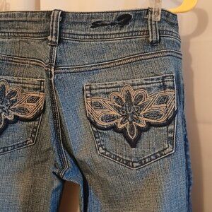 SEVEN 7 Jeans 26x32 Bootcut leg Medium wash Embroidered pocket Designer denim